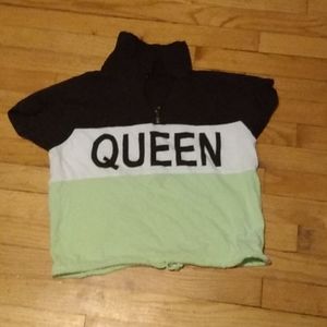 A short sleeve shirt